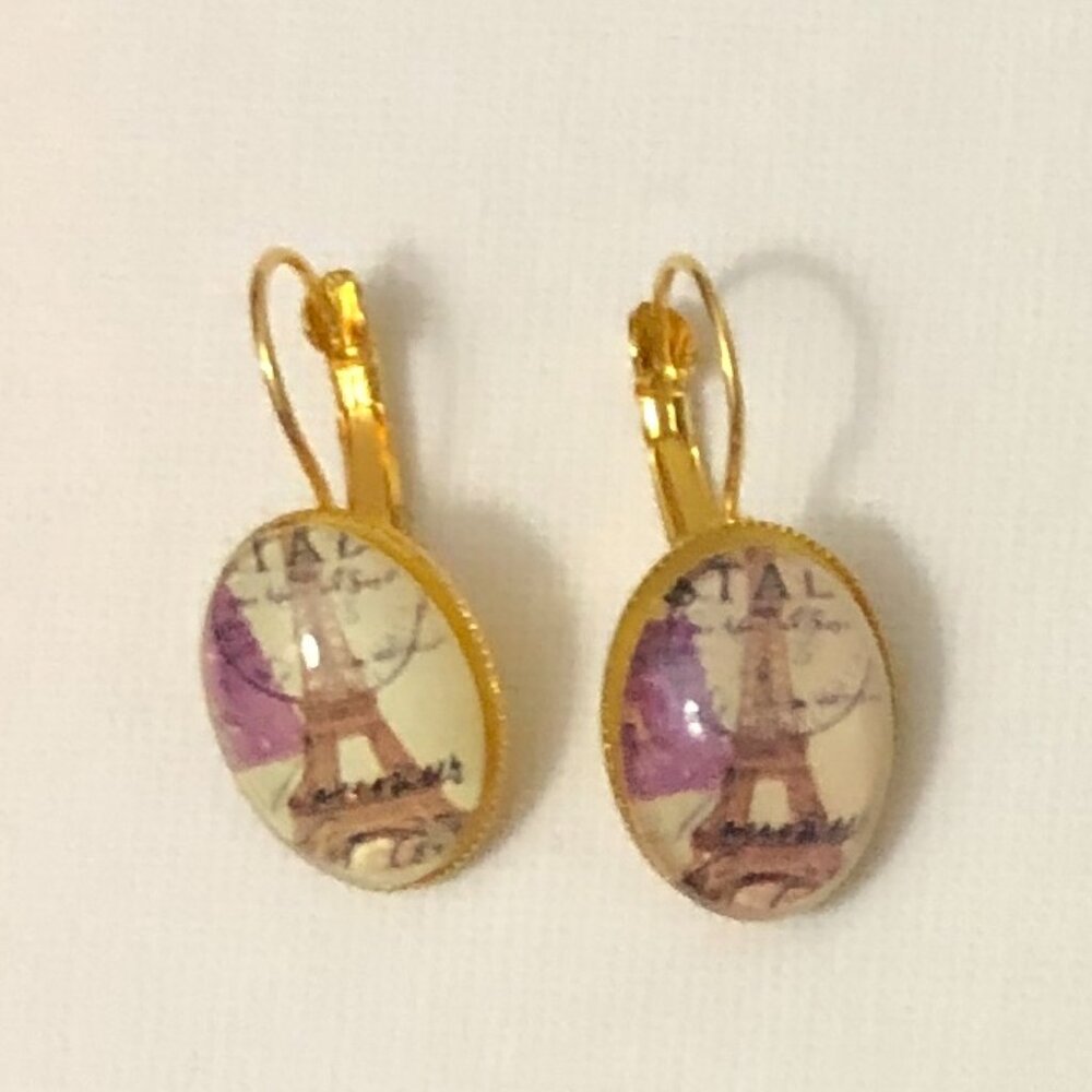 Eiffel Tower cabochon earrings NEW